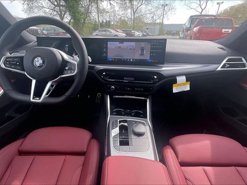 New 2026 BMW 330i xDrive Sedan w/ M Sport Package AWD/4WD image 4