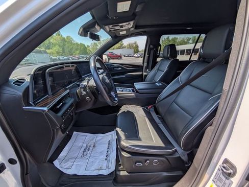 Used 2023 Cadillac Escalade ESV Premium Luxury w/ LPO, Floor Liner Package AWD/4WD image 26