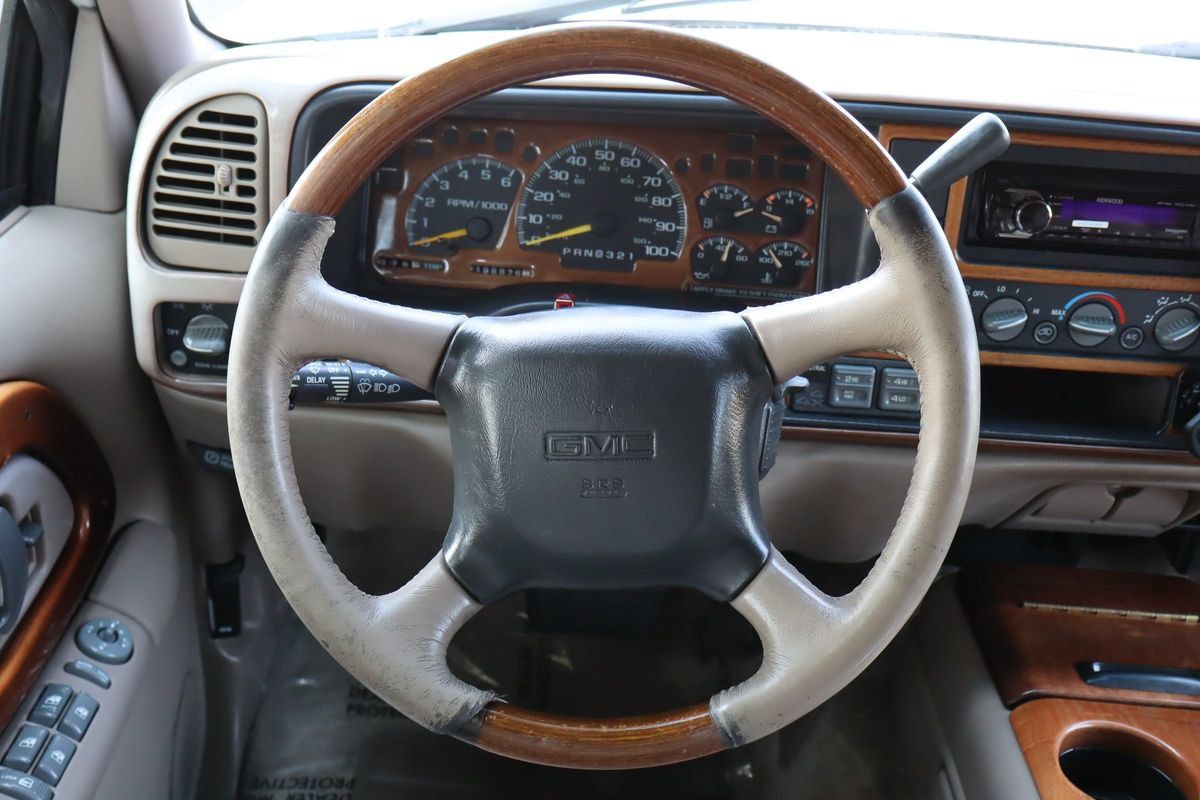Used 1999 GMC Suburban 4WD w/ Convenience Group image 29