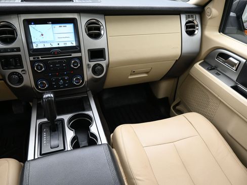 Used 2017 Ford Expedition EL XLT w/ Equipment Group 202A image 38