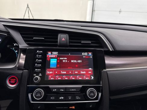 Used 2020 Honda Civic Touring image 17