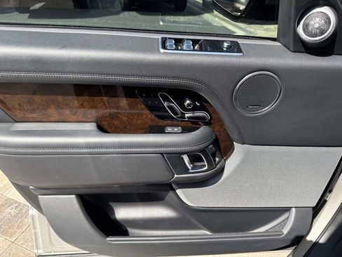 Used 2021 Land Rover Range Rover image 9