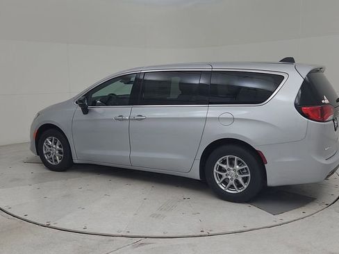 New 2026 Chrysler Voyager LX image 10