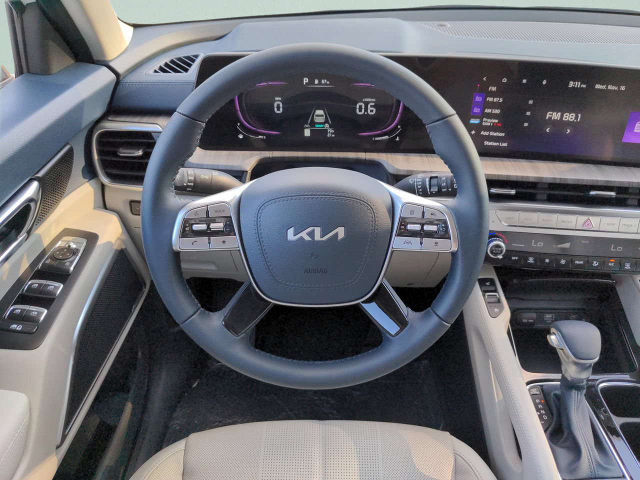 Certified 2023 Kia Telluride EX w/ EX Captain's Chair Package FWD image 12