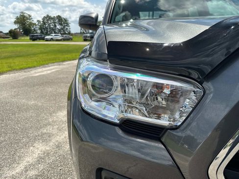 Used 2019 Toyota Tacoma SR5 image 10