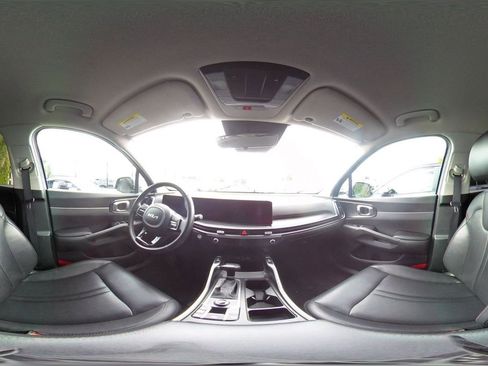Used 2024 Kia Sorento S image 45