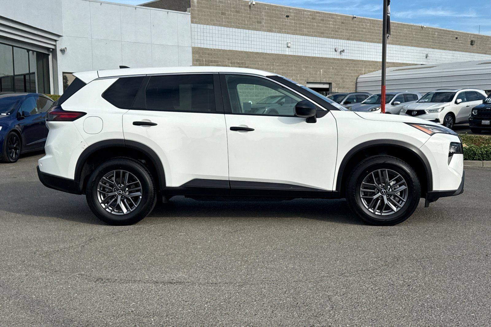 Certified 2024 Nissan Rogue S AWD/4WD image 3