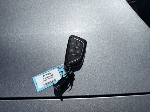Used 2024 Cadillac Lyriq Luxury w/ LPO, Floor Liner Package AWD/4WD image 29
