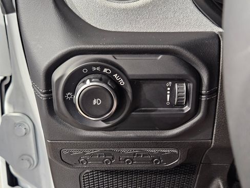 Used 2024 Jeep Wrangler Unlimited Sahara AWD/4WD image 25