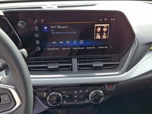 New 2026 Chevrolet Trax LT w/ Driver Confidence Package FWD image 9