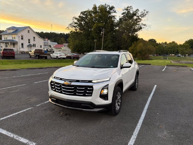 Used 2025 Chevrolet Equinox LT w/ Convenience Package II AWD/4WD image 5