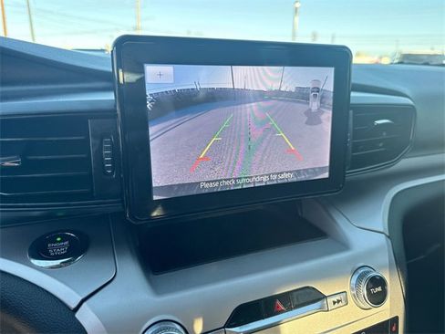 Used 2021 Ford Explorer XLT image 28