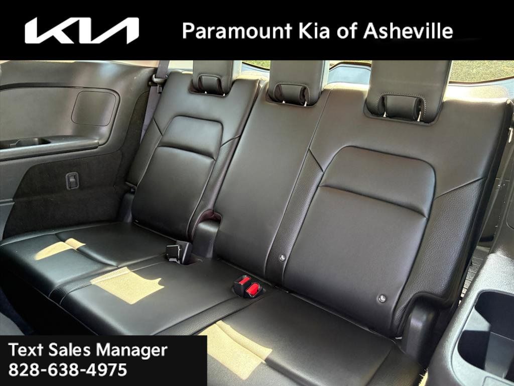 Used 2025 Nissan Pathfinder SL AWD/4WD image 23