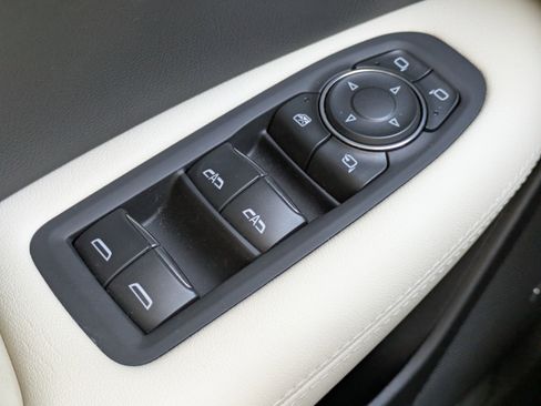 Certified 2023 Cadillac XT5 Sportv image 21