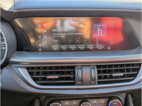 Used 2022 Alfa Romeo Stelvio Veloce image 25