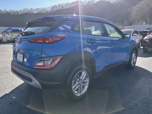 Used 2022 Hyundai Kona SE image 4