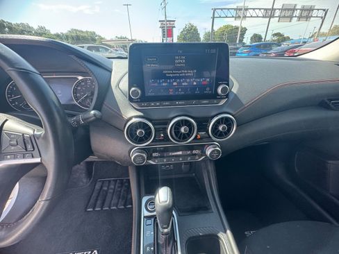 Used 2022 Nissan Sentra SR w/ Midnight Edition FWD image 9