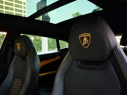 Used 2022 Lamborghini Urus image 15