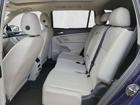 Used 2023 Volkswagen Tiguan SE w/ Panoramic Sunroof Package FWD image 14