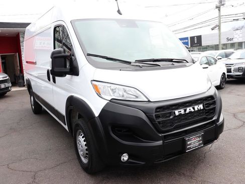 Used 2025 RAM ProMaster 2500 w/ Convenience Group image 6