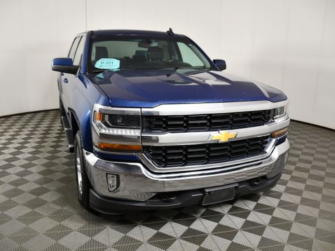 Used 2018 Chevrolet Silverado 1500 LT w/ All Star Edition AWD/4WD image 3