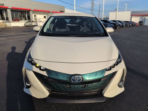Used 2018 Toyota Prius Prime Advanced FWD image 8