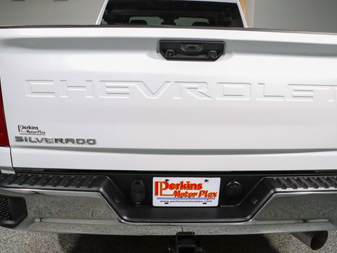 Used 2024 Chevrolet Silverado 2500 LT w/ Convenience Package AWD/4WD image 8