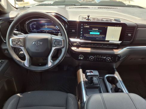 Used 2024 Chevrolet Silverado 1500 LT Trail Boss w/ LPO, Dark Essentials Package AWD/4WD image 13