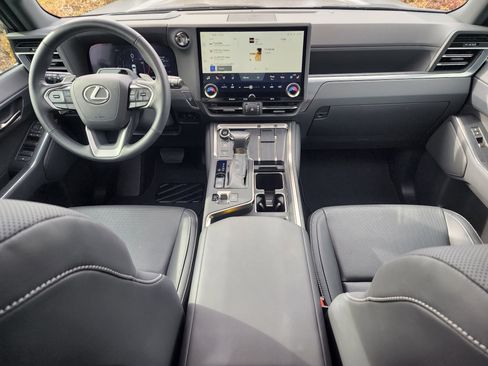 Used 2025 Lexus GX 550 w/ Cold Area Package AWD/4WD image 17