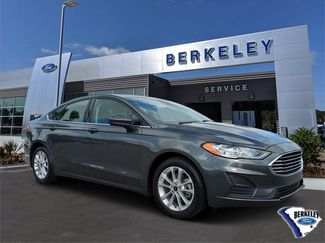 Used 2020 Ford Fusion SE image 1