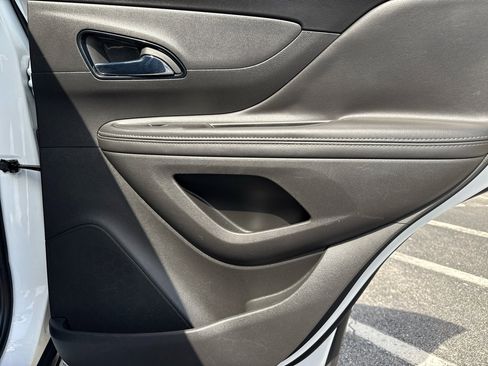 Used 2021 Buick Encore Preferred image 18