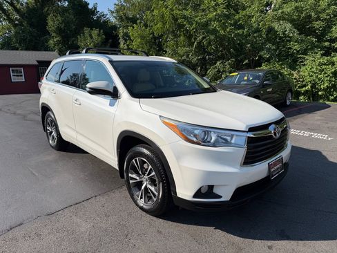 Used 2016 Toyota Highlander XLE AWD/4WD image 5