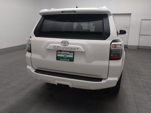 Used 2017 Toyota 4Runner SR5 Premium image 7