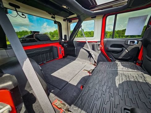 Used 2021 Jeep Wrangler Unlimited Sport AWD/4WD image 38