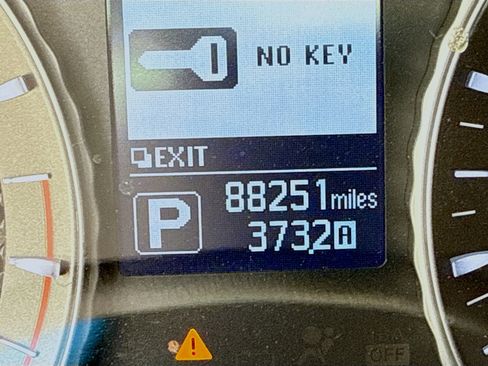 Used 2019 INFINITI Q70 Luxe w/ Sport Package image 40