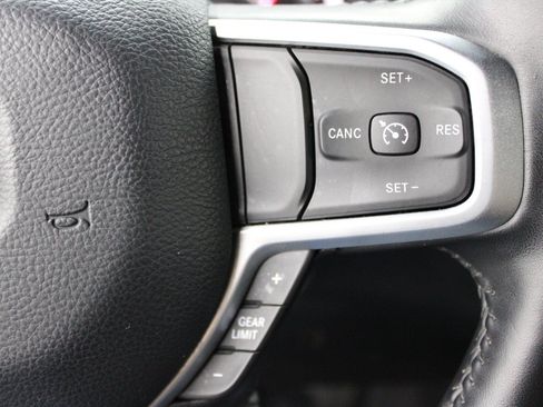 Used 2025 RAM 2500 Big Horn AWD/4WD image 18