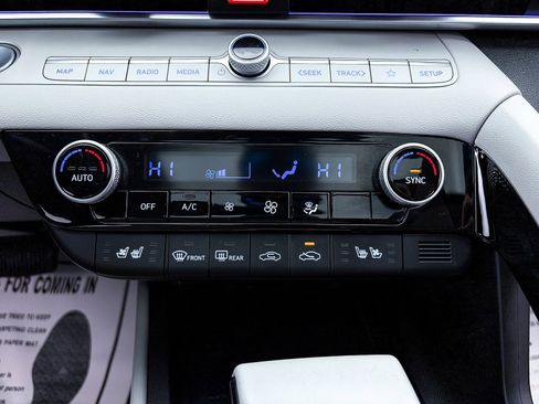 Used 2022 Hyundai Elantra Limited image 28