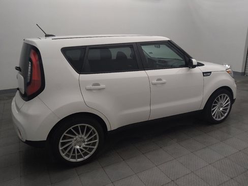 Used 2019 Kia Soul + FWD image 10