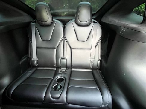 Used 2018 Tesla Model X 75D image 32