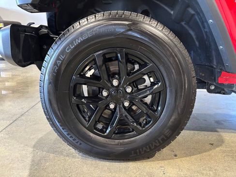 Used 2022 Jeep Gladiator Sport AWD/4WD image 24