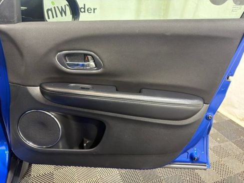 Used 2018 Honda HR-V EX image 11