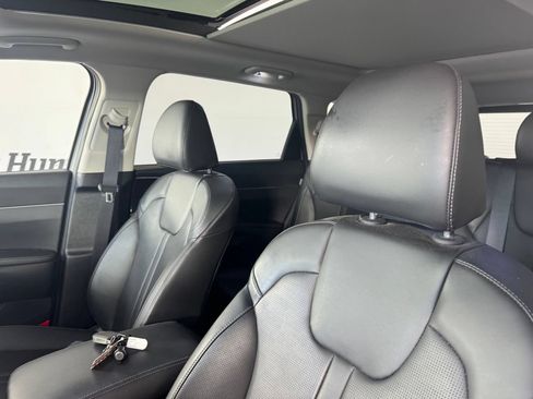 Used 2024 Kia Sorento S w/ Panoramic Sunroof Package AWD/4WD image 9