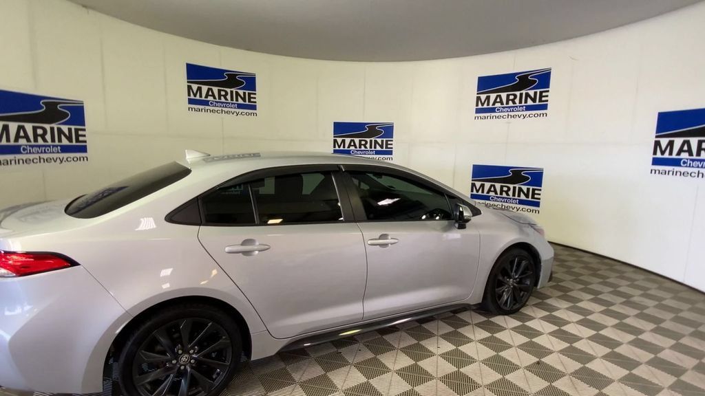 Used 2024 Toyota Corolla SE FWD image 2