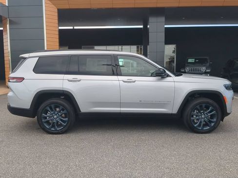 New 2026 Jeep Grand Cherokee L Limited AWD/4WD image 3