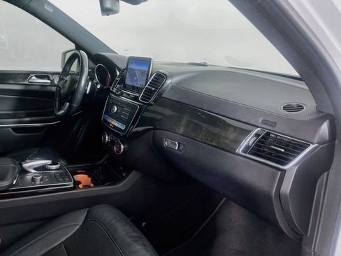 Used 2017 Mercedes-Benz GLS 550 4MATIC image 34