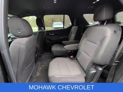 Used 2023 Chevrolet Traverse LT image 11