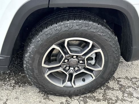 Used 2023 Jeep Grand Cherokee Trailhawk image 11