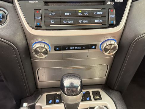 Used 2016 Toyota Land Cruiser AWD/4WD image 19