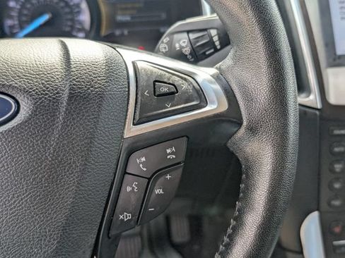 Used 2019 Ford Edge Titanium FWD image 17