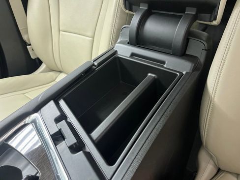 Used 2019 Buick Enclave Essence FWD image 24
